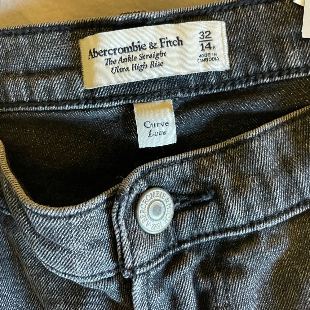 Abercrombie NWT curve love ankle straight
